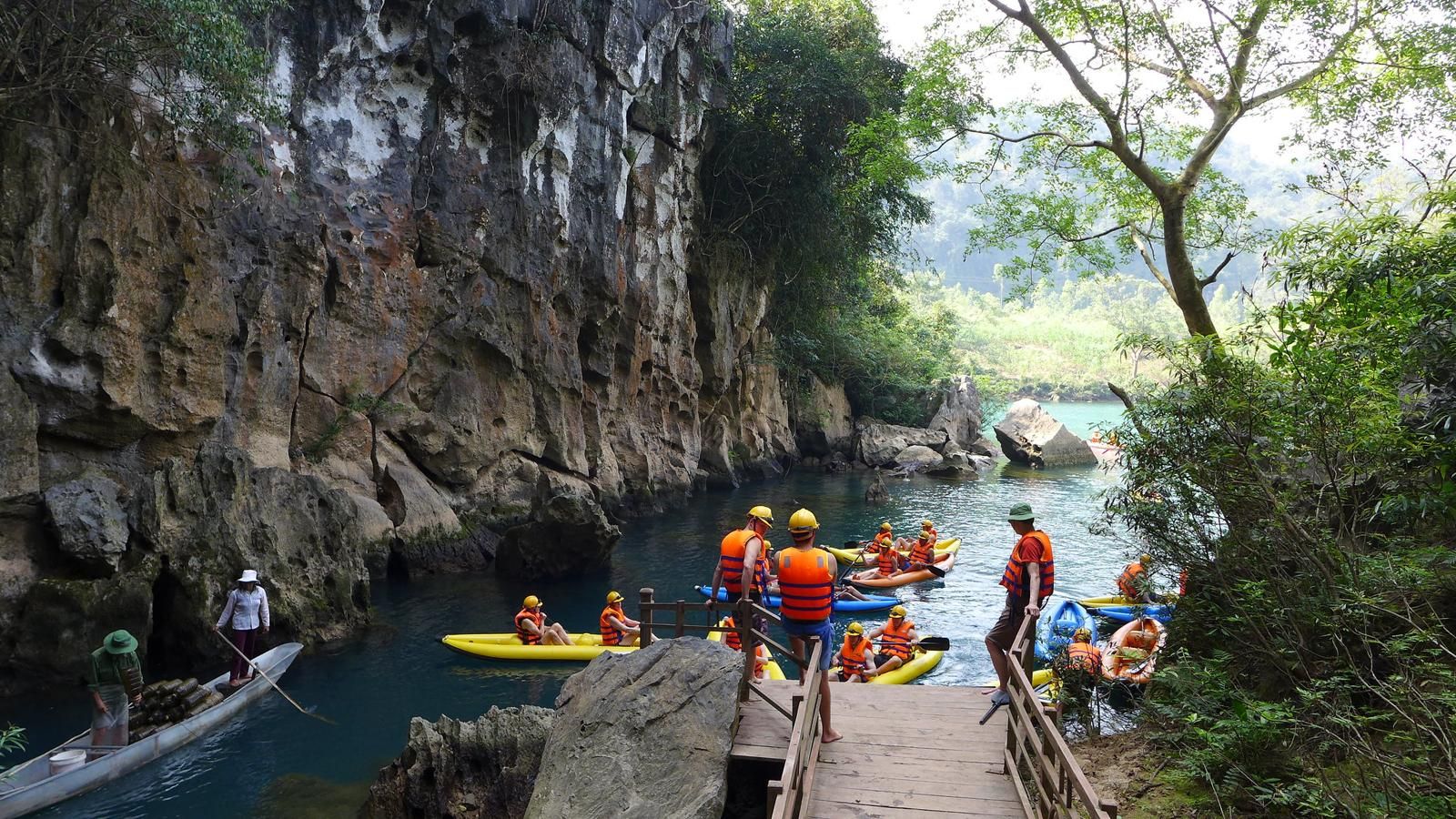 Paradise Cave & Dark Cave Adventure Day Tour in Phong Nha, Quang Binh, Vietnam